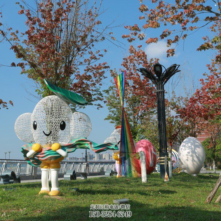 滁州户外镂空卡通雕塑供应,花园小品,铁艺卡通雕塑展品 滁州户外镂空卡通雕塑供应,花园小品,铁艺卡通雕塑展品